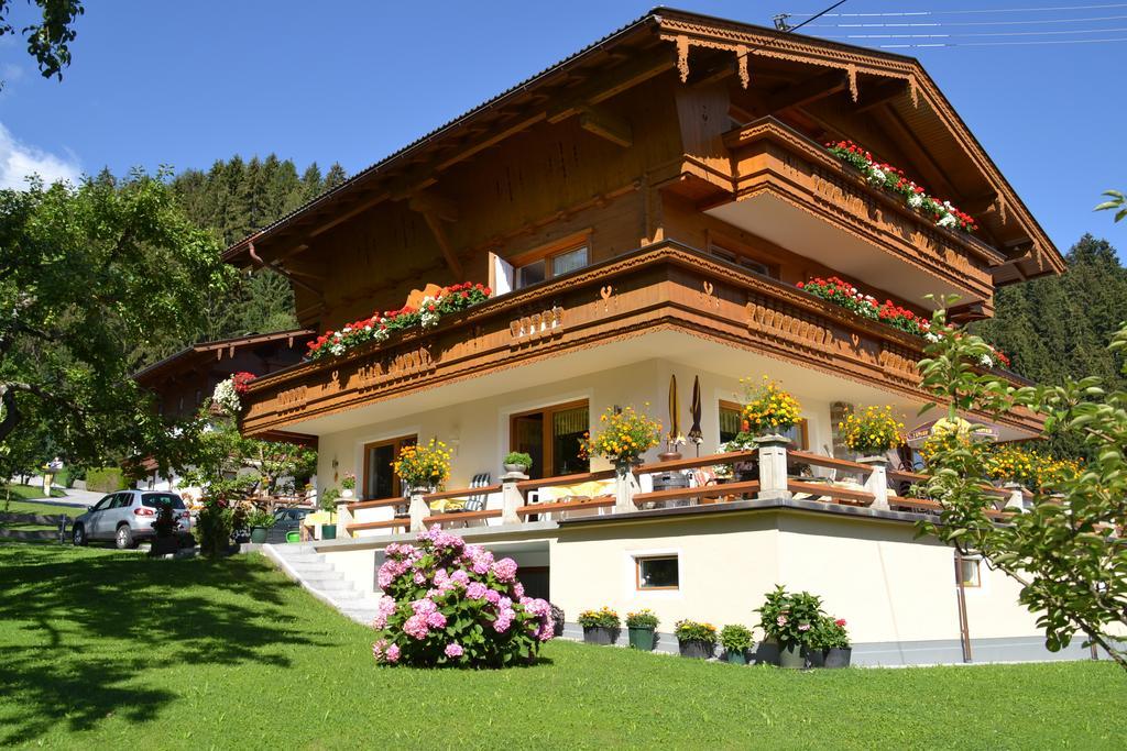 Haus Binder Otel Ried im Zillertal Dış mekan fotoğraf
